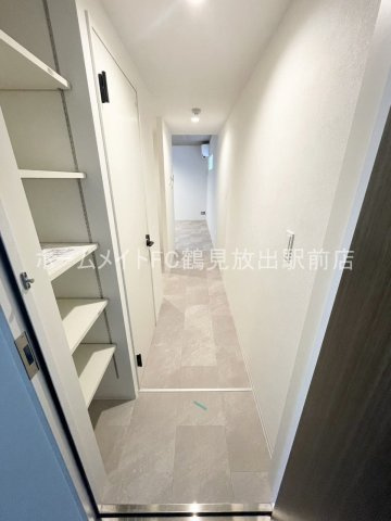 大阪市鶴見区今津中１丁目の賃貸マンションの玄関