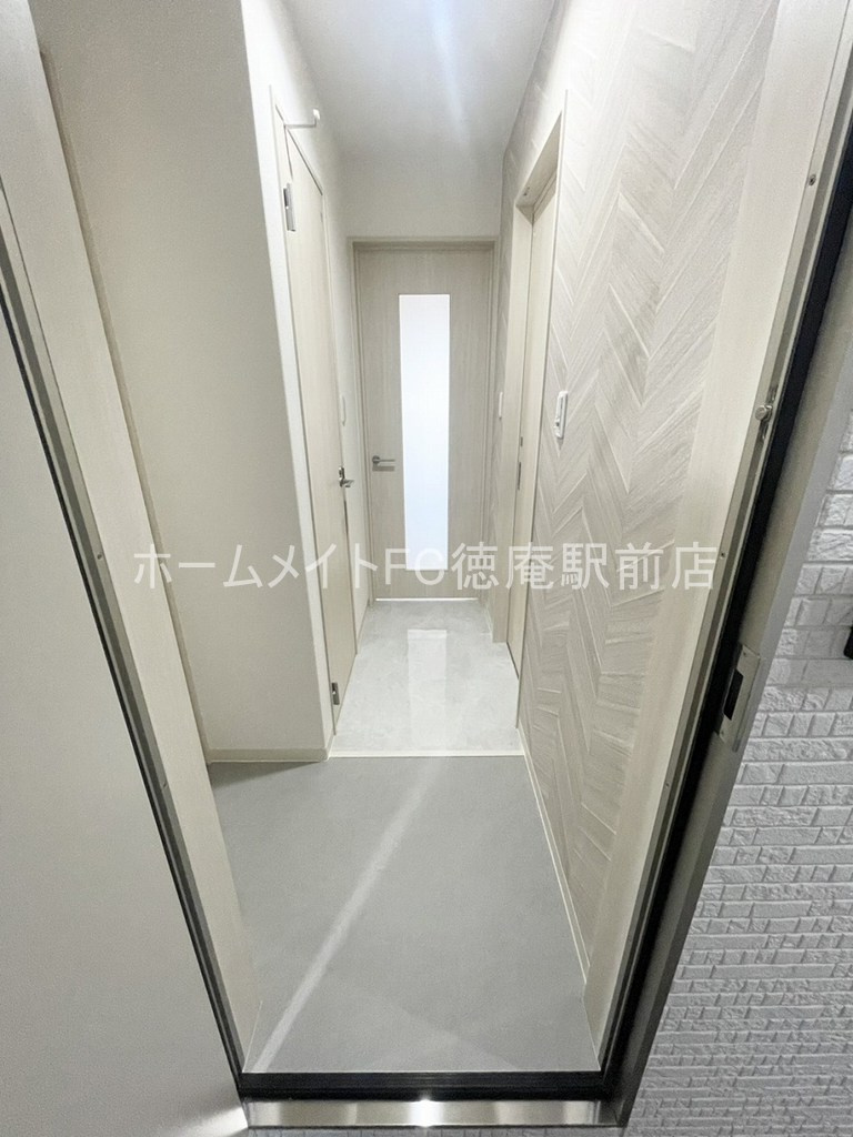 大阪市鶴見区諸口２丁目のハイツの玄関
