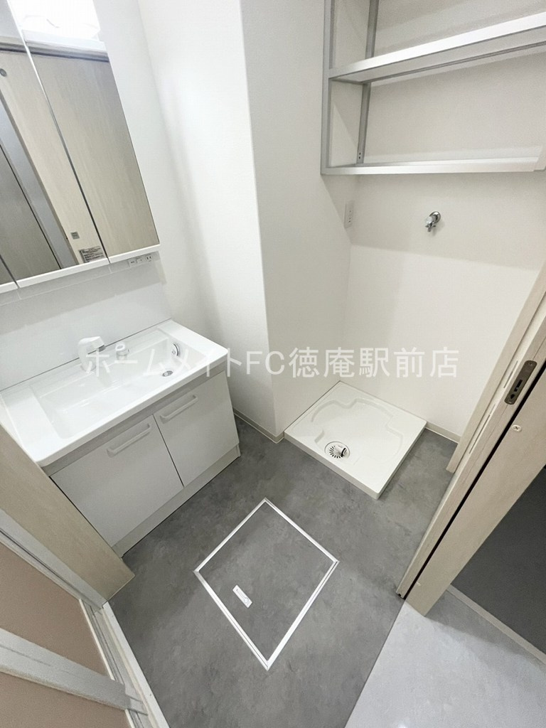 大阪市鶴見区諸口２丁目のハイツの洗面所