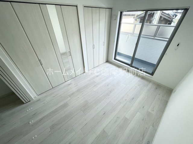 大阪市鶴見区諸口２丁目のハイツの洋室