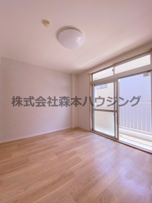 【洋室】 | 　メゾンエスポワール | 明るい洋室です