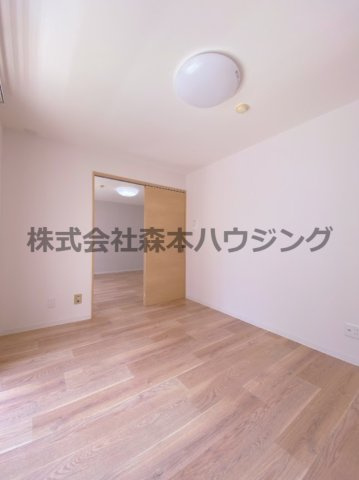 【洋室】 | 　メゾンエスポワール | ゆったりした洋室です