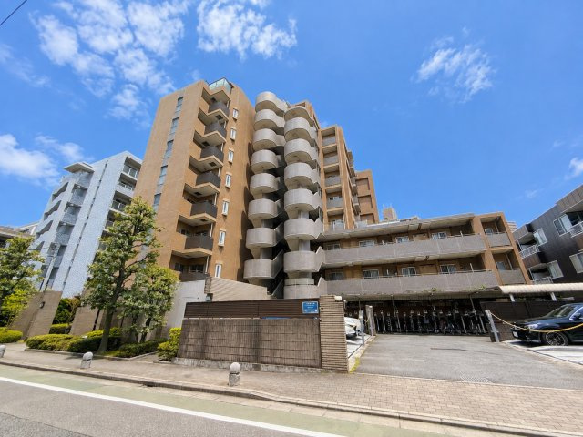 ヒルズ船堀の外観|重厚感と高級感を兼ね備えた外観デザインが住まいの価値を高めます。

