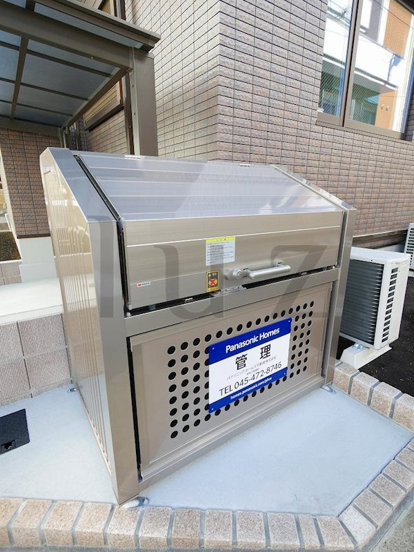 シェノン豊岡のその他共用部分|敷地内ゴミ置き場完備！