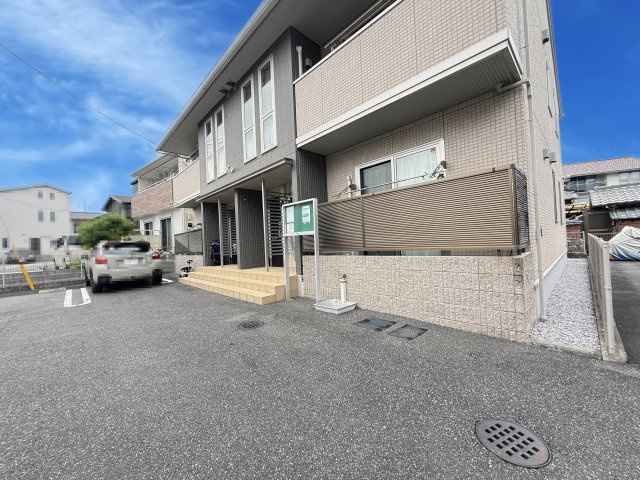サンハイム神田の駐車場