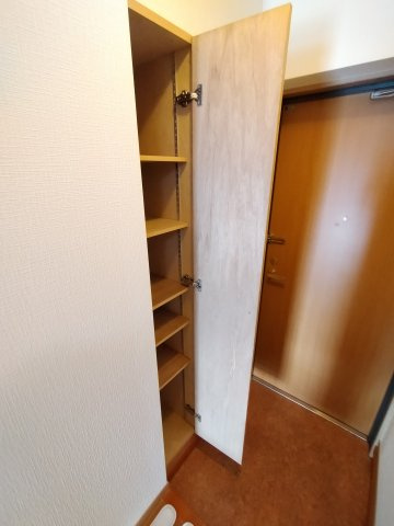 府中市朝日町１丁目の賃貸マンションの収納
