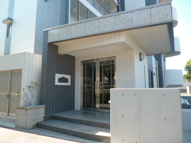 府中市朝日町１丁目の賃貸マンションの外観