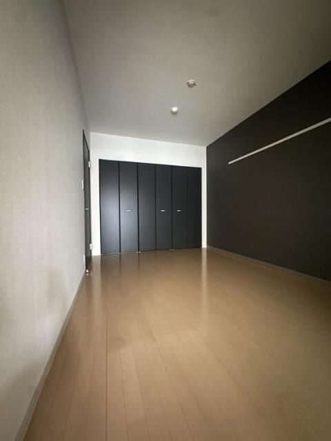インペリアル弦巻の寝室
