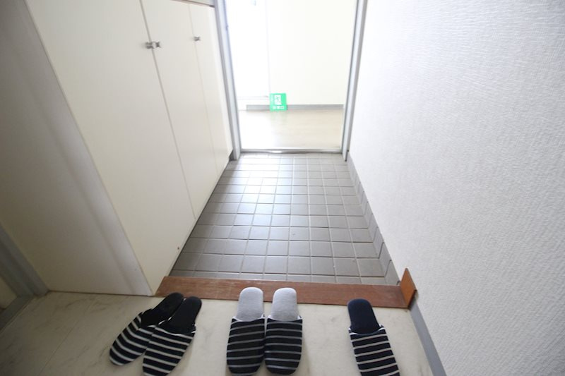 第二大興ビルの玄関