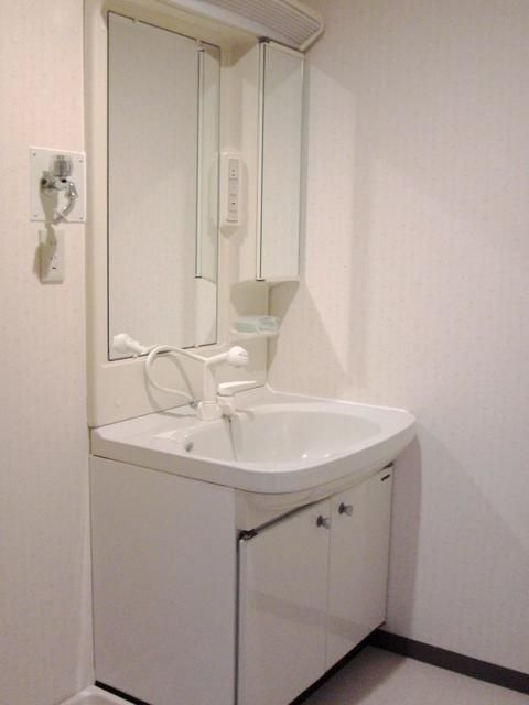 菊田参番館の洗面所