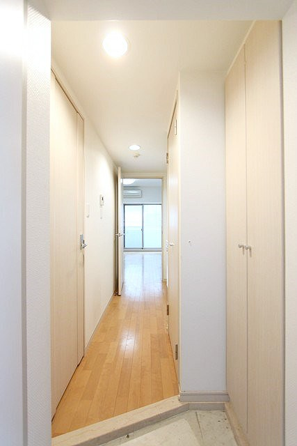 AQUA PRIME TOWER OSHIAGEの玄関