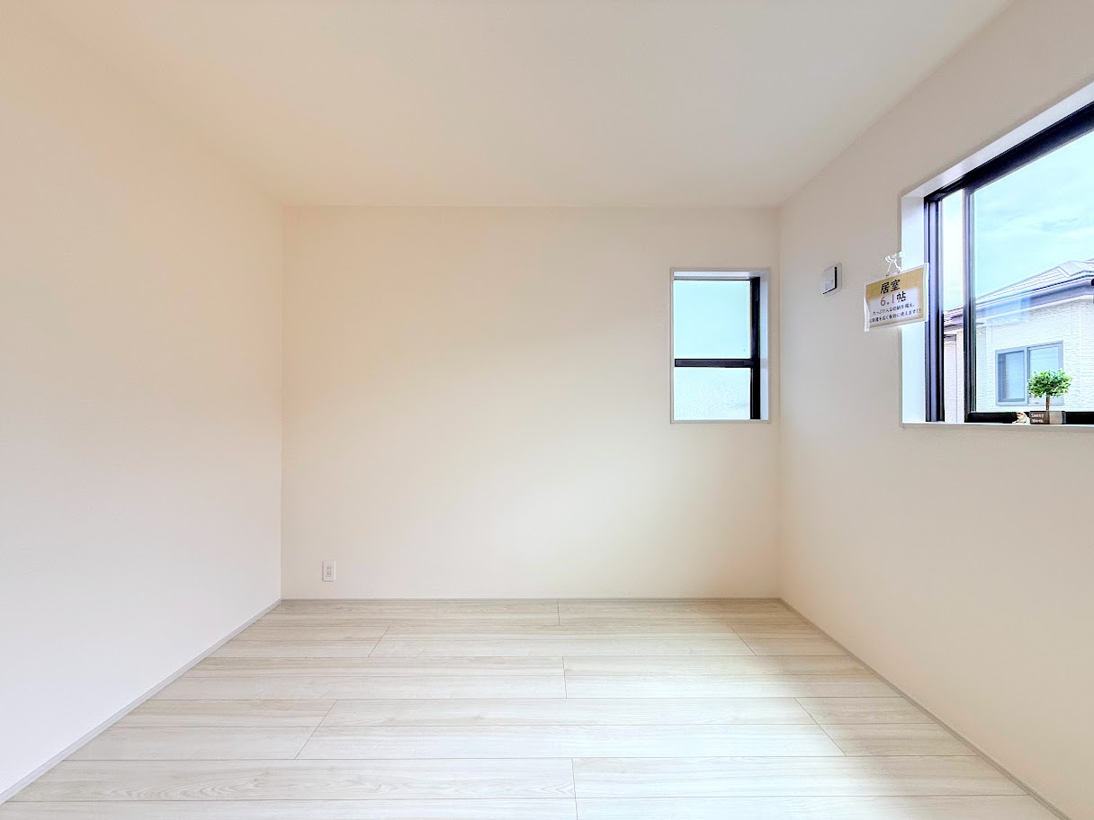 泉区下和泉5丁目　新築戸建ての洋室|◆子どものスタディ空間として、あるいは書斎やホビールームとして生活スタイルに合わせて使えるプライベートルーム。居心地のいい落ち着いたインテリアが似合います。