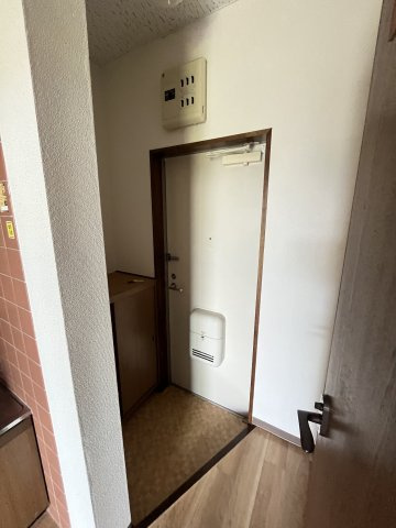 メゾンドアスティの玄関