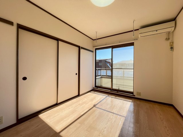 【寝室】