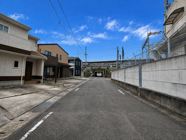 【前面道路含む現地写真】の画像