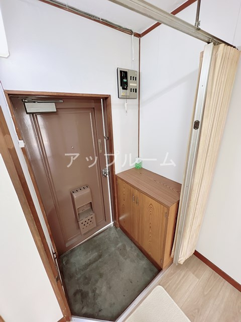 小林コーポの玄関