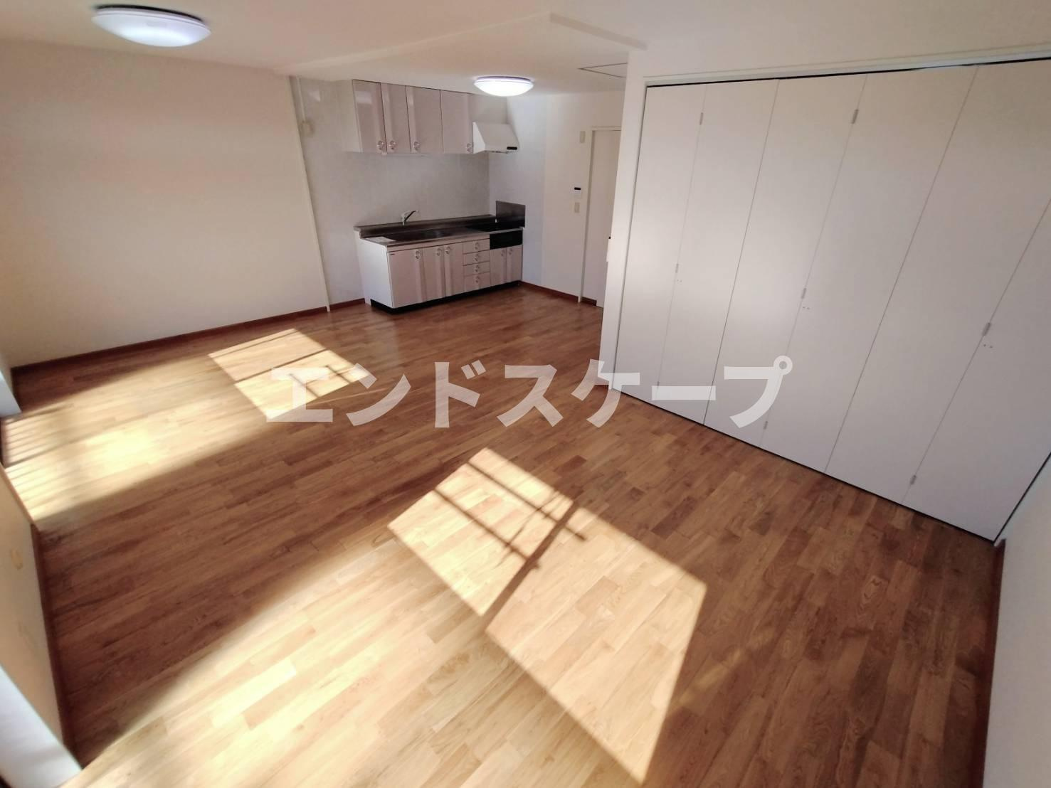 メゾンロイヤルIIの居間・リビング|高崎、前橋エリアのお部屋探しはエンドスケープまで！お客様の理想お聞かせ下さい♪