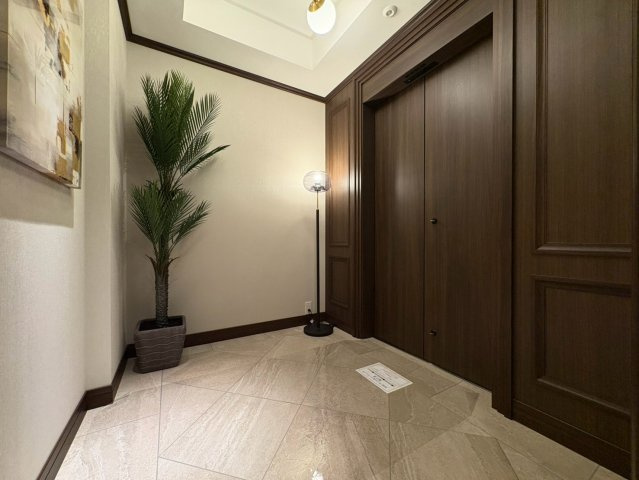 グラングリーン大阪THE NORTH RESIDENCE　扇町小学校の玄関|玄関
