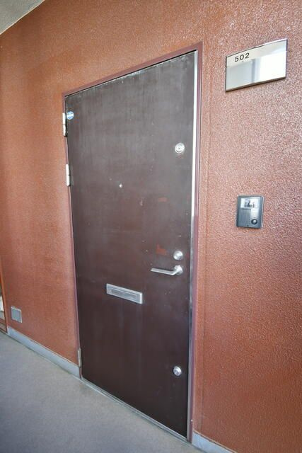 シャンボール一番町の玄関