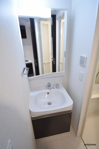 エステムコート大阪WESTⅡ　仲介手数料無料の洗面所