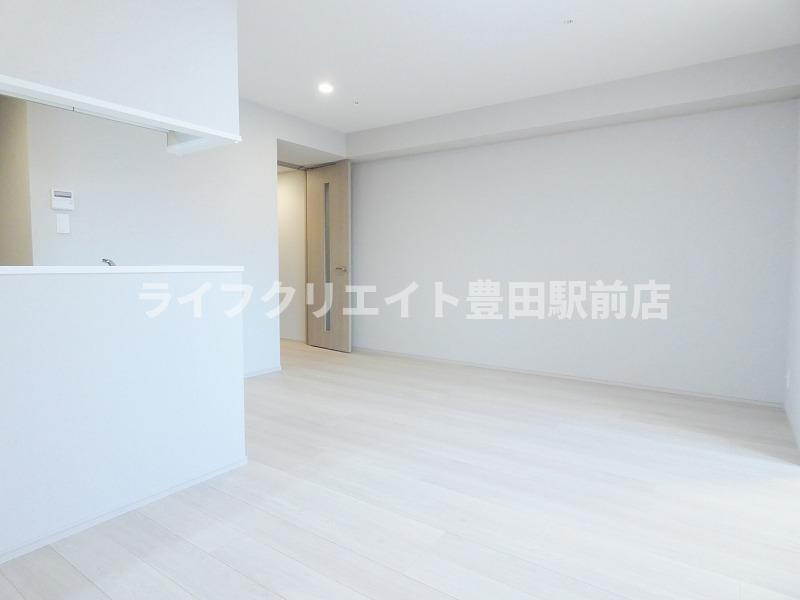 ラグゼナ八王子南町の居間・リビング