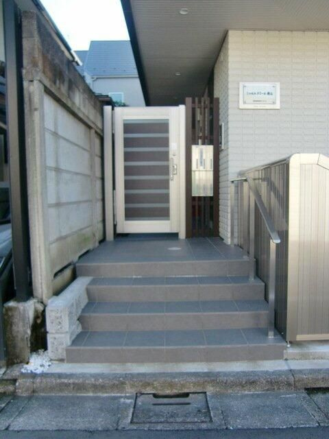 シャルム　ドミール　梅丘のエントランス