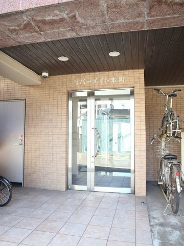 【エントランス】 | リバーメイト本町 | きれいなエントランスです