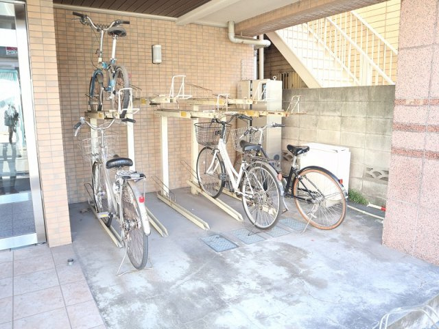 【その他共用部分】 | リバーメイト本町 | 自転車置き場です