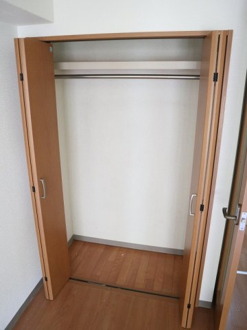 【収納】 | リバーメイト本町 | お洋服もたくさんしまえます
