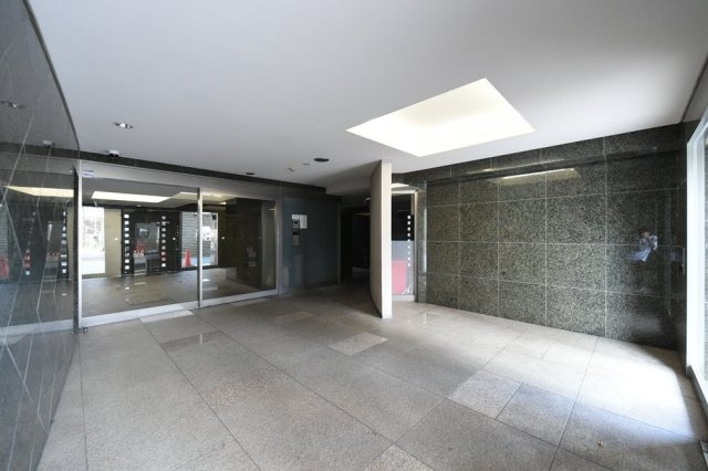 新宿区高田馬場１丁目の賃貸マンションのロビー