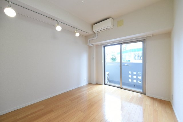 新宿区高田馬場１丁目の賃貸マンションの居間・リビング