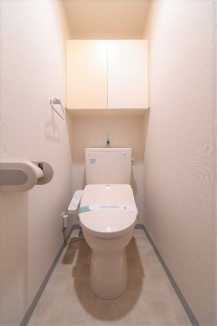 新宿区高田馬場１丁目の賃貸マンションのトイレ
