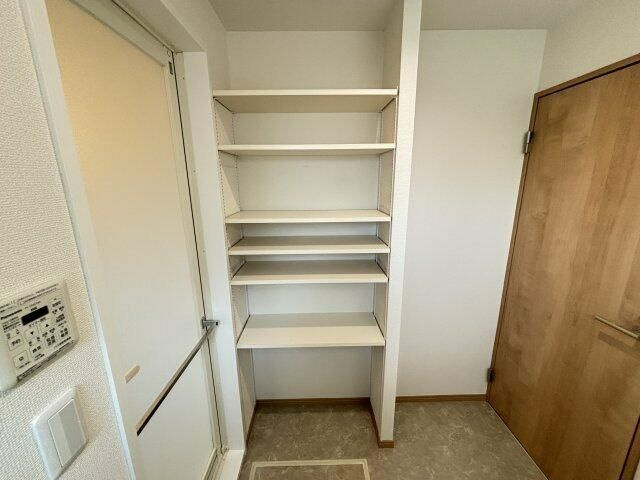エスカーサ野沢の収納