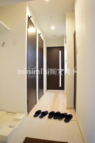 大阪市浪速区塩草３丁目の賃貸マンションの玄関