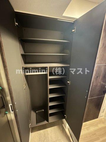 大阪市浪速区敷津東１丁目の賃貸マンションの収納