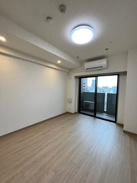 ルーブル池袋弐番館の居間・リビング