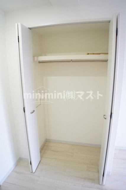 大阪市浪速区塩草３丁目の賃貸マンションの収納
