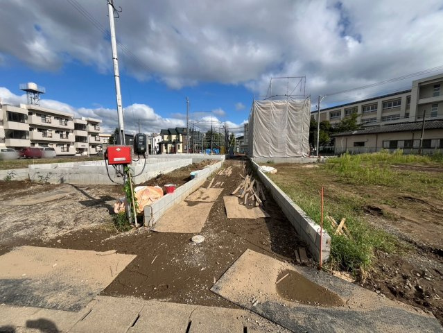 新築戸建・新築建売　郡山市長者第1　芳山小・第二中の駐車場|駐車スペースは縦列2～3台可能です！（車種による）
