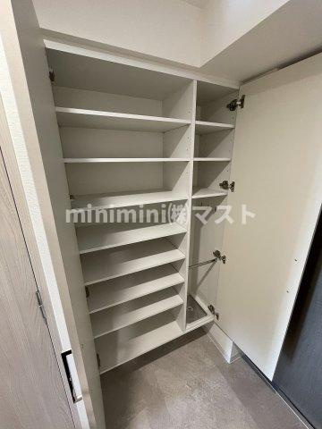 大阪市浪速区稲荷１丁目の賃貸マンションの収納