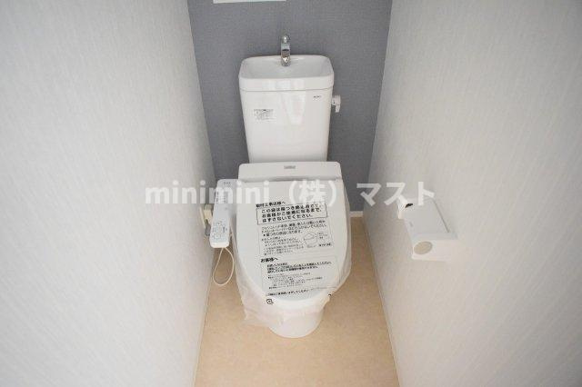大阪市浪速区塩草２丁目の賃貸マンションのトイレ