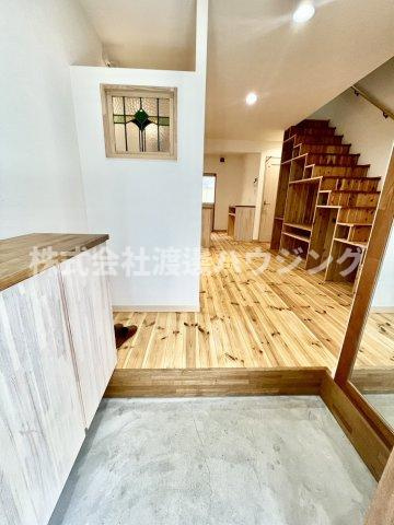 東難波町3丁目貸家の玄関