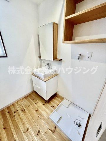 東難波町3丁目貸家の洗面所