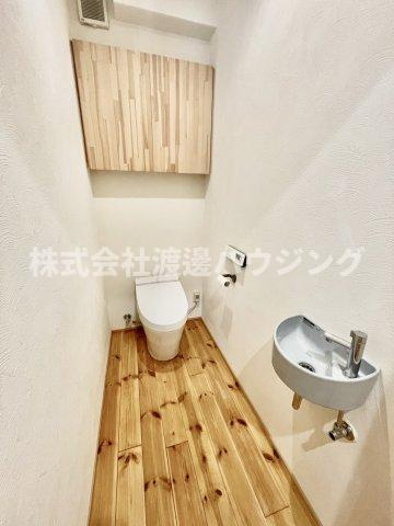 東難波町3丁目貸家のトイレ