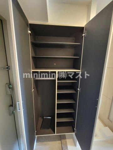 大阪市浪速区敷津東１丁目の賃貸マンションの収納