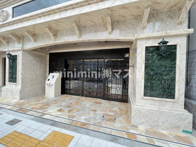 大阪市浪速区幸町３丁目の賃貸マンションのエントランス