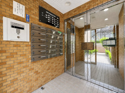 【エントランス】 | ライオンズヒルズ東戸塚 | ◆住宅ローンのご相談や周辺環境のご案内も含め、ローンに詳しい、地元に詳しいスタッフがお出迎えさせていただきます。お気軽にご相談ください。