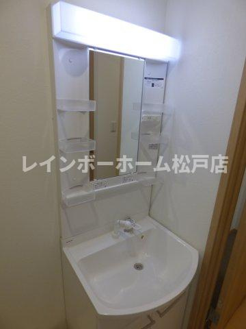 シャイネクス上本郷の洗面所|脱衣スペースもあります