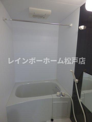 シャイネクス上本郷の浴室|落ち着いた空間のお風呂です