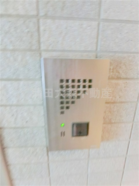 ルーブル多摩川弐番館の玄関