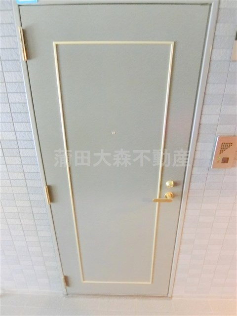 ルーブル多摩川弐番館の玄関